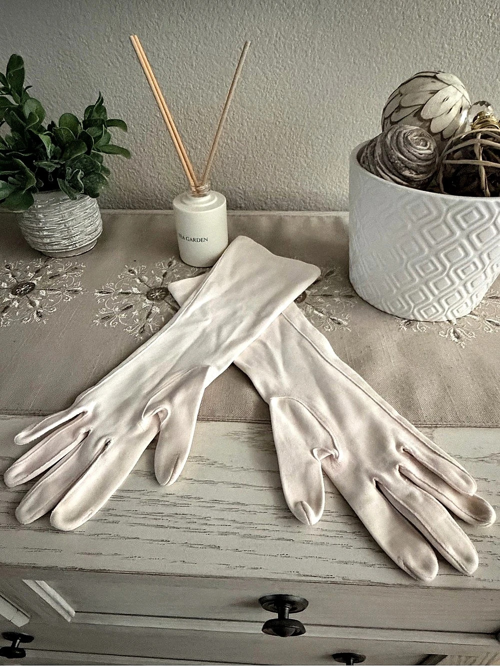 White Opera Gloves Like New